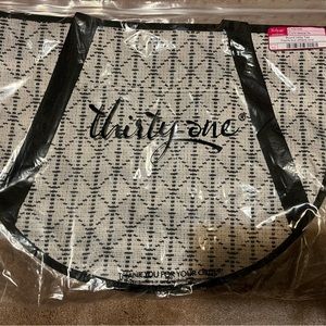 Thirty One Round Utility Tote - Morrocan Tile